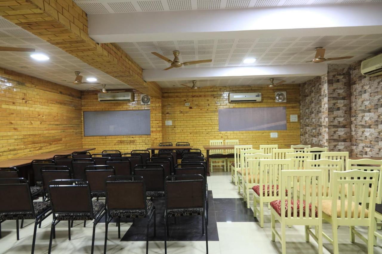 Oyo Flagship 77764 Hotel Rahul Ganeshpeth Colony Ναγκπούρ Εξωτερικό φωτογραφία