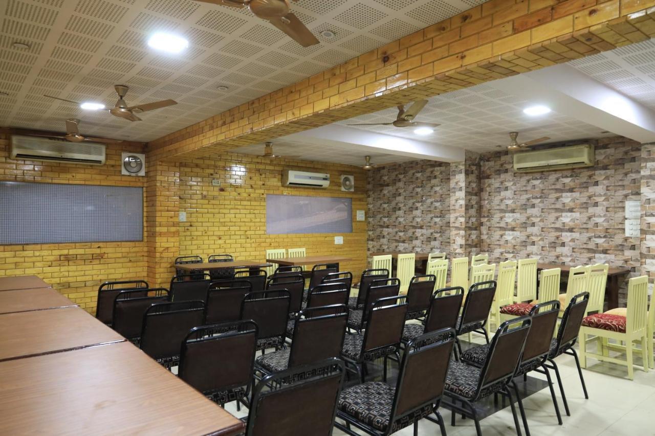 Oyo Flagship 77764 Hotel Rahul Ganeshpeth Colony Ναγκπούρ Εξωτερικό φωτογραφία